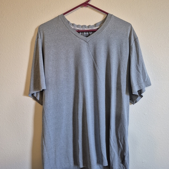 Reebok Gray Short Sleeve Tee Casual Comfort - Picture 1 of 4